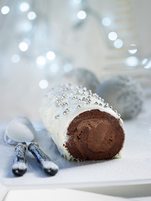 Χριστουγεννιάτικος κορμός με κάστανα και λευκή σοκολάτα