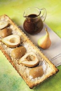 Τάρτα με αχλάδια και ζεστή σοκολάτα