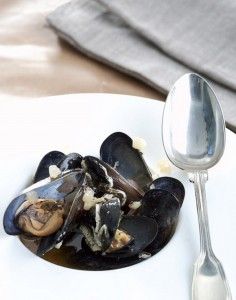 Mussels in beer and garlic