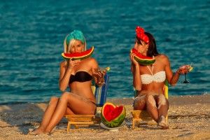 Ήξερες ότι τρώγοντας έρχεται το… μαύρισμα;