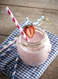 Smoothie φράουλα -γιαούρτι με σιρόπι αγαύης