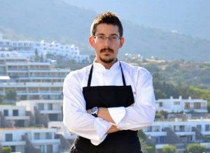 Ο Αλέξανδρος Τσιοτίνης στη σαντορινιά «Σελήνη»