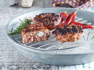 Cheese stuffed beef-and-lamb burger patties