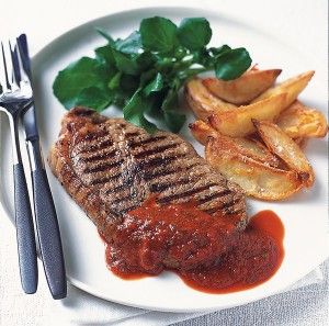 The perfect steak with roasted red pepper sauce