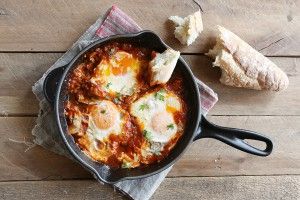 Perfect poached eggs in spicy tomato sauce