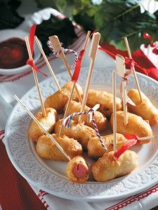 Μίνι hot dogs σε καλαμάκι