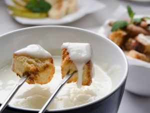 Πήγαμε για fondue ελληνικών τυριών στο Κολωνάκι
