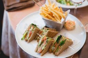 Brunch με σαμπάνια στο Brown’s