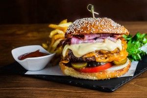 Στο Big Kahuna θα φας burger από φιλέτο…κροκόδειλου!
