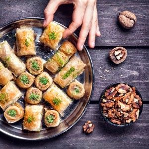 18 πολίτικα γλυκά που δεν χορταίνουμε ποτέ!