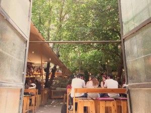 Street Food and Tunes στο six d.o.g.s αυτή την Τετάρτη