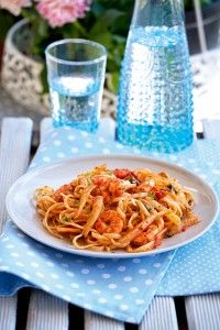 Shrimp linguine with ouzo – tomato sauce