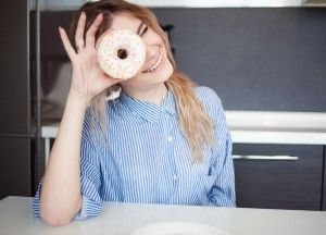 10 διατροφικές συνήθειες που δεν σας αφήνουν να αποκτήσετε μέση – δαχτυλίδι (Vol 2)