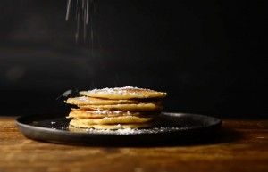 Τα πιο εύκολα pancakes με μήλο