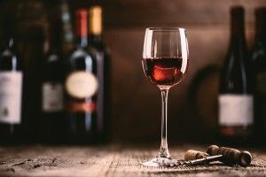 3 κρασιά για τη φροντίδα των αδέσποτων ζώων του Μετσόβου