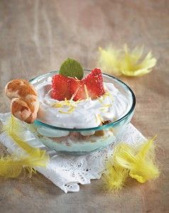 Cookies, lemon curd and limoncello trifle