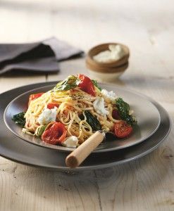 Tagliolini with baked tomato and fried basil