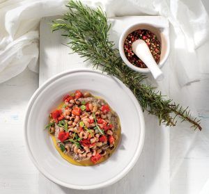 Black-eyed beans with red pepper