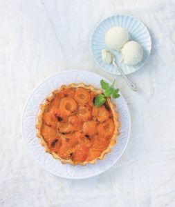 Τάρτα με αμύγδαλα και βερίκοκα