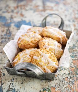 Almond and coconut cookies with vanilla glaze