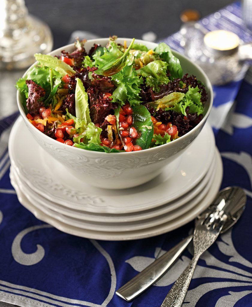 Ποια χριστουγεννιάτικη σαλάτα να φτιάξουμε για το γιορτινό τραπέζι