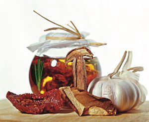 Φτιάχνουμε λιαστές ντομάτες στο φούρνο από πομοντόρια!