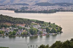 5 λόγοι που μάς οδηγούν ξανά και ξανά στα Ιωάννινα