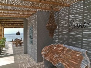 Bianco: το beach restaurant στην Τήνο, που αποτελεί μια εμπειρία-ανακάλυψη