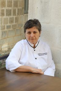 H Μαρία Διακάτου μάς μιλάει για τα πλεονεκτήματα των γυναίκων σεφ και μοιράζεται μαζί μας 5 συνταγές