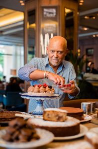 Lazy Sunday Brunch στο Athénée με γλυκά δια χειρός Στέλιου Παρλιάρου
