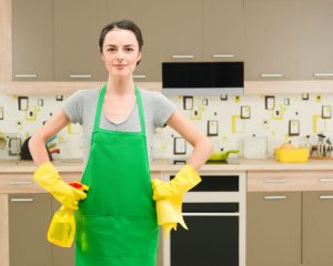 Καθάρισμα στην κουζίνα: Μαθαίνουμε τα βασικά