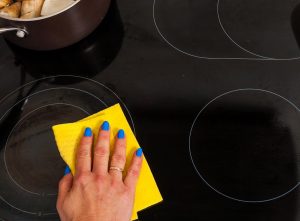 Η σπογγοπετσέτα έχει τα περισσότερα βακτήρια στην κουζίνα! Πώς να την καθαρίσεις σωστά;