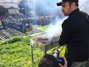 Τσικνοπέμπτη: Έτσι τσικνίζει η Αθήνα