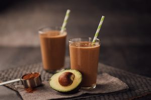 Σοκολατένιο smoothie με αβοκάντο και σπόρους chia