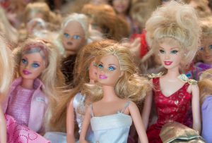 Μέχρι και η Barbie έφτιαχνε ψωμί στην καραντίνα!