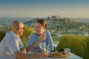 Πέμπτες με οικογενειακό BBQ στο Vertigo Pool Club