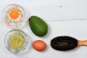 Φτιάχνουμε μάσκες μαλλιών με βάση το αβοκάντο