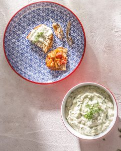 Τζατζίκι με μαύρο σκόρδο