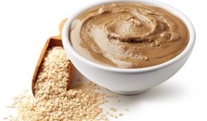 Πώς να φτιάξετε την τέλεια vegan πραλίνα στο σπίτι