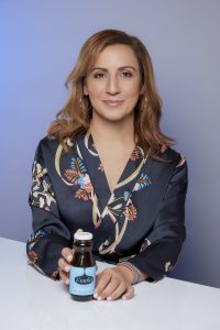 Η Μάνια άφησε το πιάνο και την κλασική μουσική για να ασχοληθεί με τη μελάσα