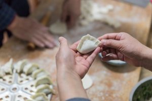Φτιάχνουμε χειροποίητα dumplings με 11 διαφορετικούς τρόπους στο σπίτι (βήμα-βήμα)