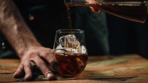 Cold brew φίλτρου: Τα 6 αθηναϊκά καφέ που τον σερβίρουν όπως πρέπει