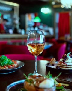 Gigi wine events: Στο Gigifioggos με το οινοποιείο Βατίστα