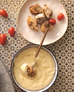 Aligot, κάτι ανάμεσα σε φοντί τυριών και πουρέ πατάτας