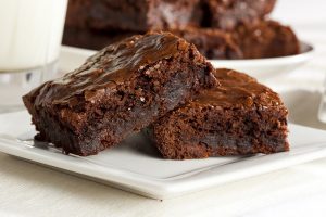 Αντιφλεγμονώδη brownies με βούτυρο αμυγδάλου και 3 μόνο υλικά