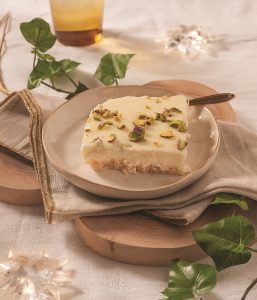 Μαχαλεπί (μαλεμπί) με αιγινήτικα φιστίκια