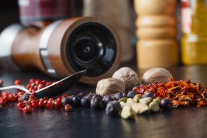 Το απίστευτο tip για να καθαρίσετε τον μύλο πιπεριού