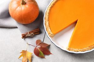 Vegan γλυκιά τάρτα κολοκύθας με μαύρη ζάχαρη