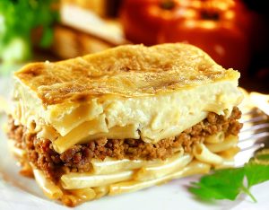 Άρθρο στο Bon Appetit τιμά το ελληνικό παστίτσιο και δίνει τη συνταγή του