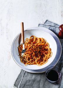 Noodles με τηγανητό μοσχαράκι και τζίντζερ